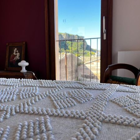 Bed and Breakfast Palazzo Triolo - Dimora Di Charme Корлеоне Экстерьер фото